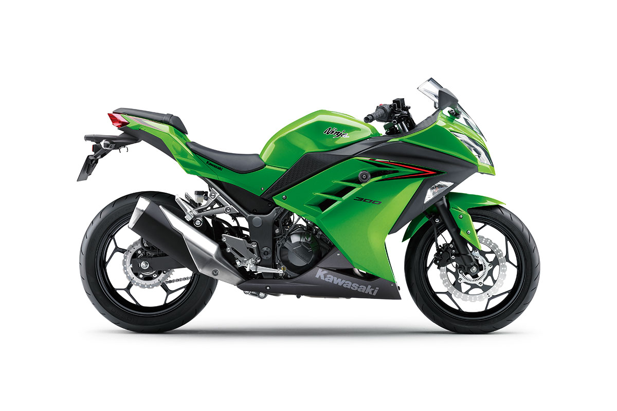 KAWASAKI NINJA 300 VERDE 2024